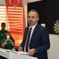 Başkan oturduğu yerden hedefi tutturdu 