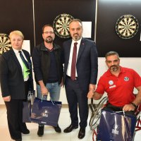 Başkan oturduğu yerden hedefi tutturdu 