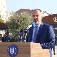 Gemlik meydanı nakış gibi işlendi  