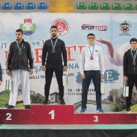 Büyükşehirli Karatecilerden 5 madalya 