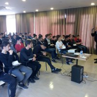 Gençler eğitim için kampa girdi 