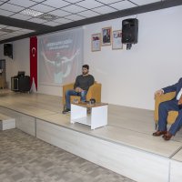Son şampiyon gençlerle buluştu 