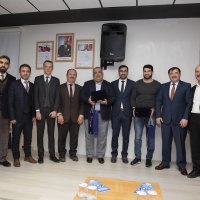 Son şampiyon gençlerle buluştu 