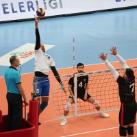 Efeler  yeni yıla galibiyetle başladı 