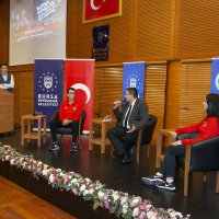 Sporun yıldızları Bursalı gençlerle buluştu  