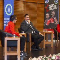 Sporun yıldızları Bursalı gençlerle buluştu  