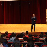 “Gençlere daha güzel bir gelecek hedefliyoruz” 