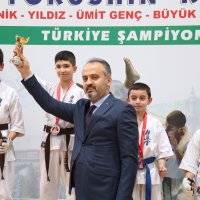 Kyokushin Karate Türkiye Şampiyonası başladı 