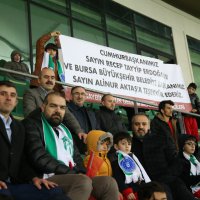 Başkan maçı Nusaybinli çocuklarla izledi 