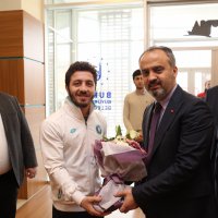 Başkan Aktaş milli güreşçilerle buluştu 