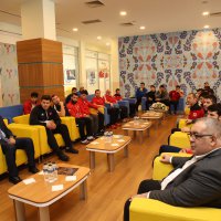 Başkan Aktaş milli güreşçilerle buluştu 