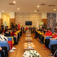 Başkan Aktaş milli güreşçilerle buluştu 