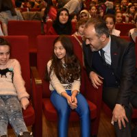 Başkan, çocuklarla ‘Beş Haylaz’ı izledi 