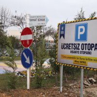 Ücretsiz otoparkta ucuz siyaset 