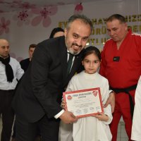 Uçan tekmelerin sertifikası Başkan Aktaş’tan 