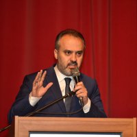 Asım'ın nesli salonlara sığmadı 