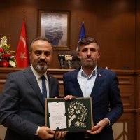 Büyükşehir’de renkli meclis  