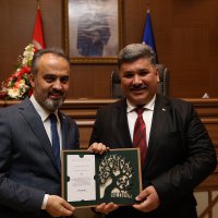 Büyükşehir’de renkli meclis  