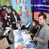 İşini Şansa Bırakma Zirvesi’ne gençlerden yoğun ilgi 