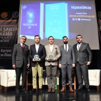 İşini Şansa Bırakma Zirvesi’ne gençlerden yoğun ilgi 