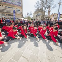 Kahramanlara duygusal anma 