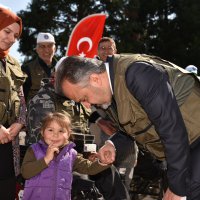 Başkan, sevgiye olta attı 