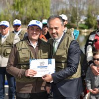 Başkan, sevgiye olta attı 