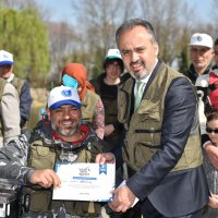 Başkan, sevgiye olta attı 