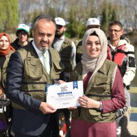 Başkan, sevgiye olta attı 