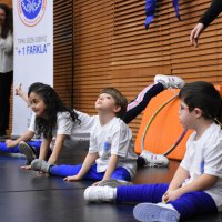 “Tıpkı sizin gibiyiz, + 1 farkla” 