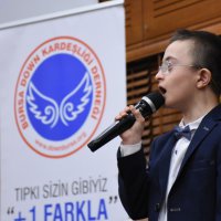 “Tıpkı sizin gibiyiz, + 1 farkla” 