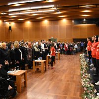 “Tıpkı sizin gibiyiz, + 1 farkla” 