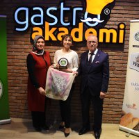 Bayat ekmekler yemeğe dönüşüyor 