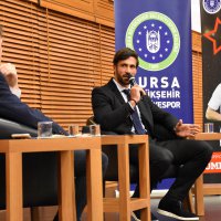 Şampiyon ‘kaptan’ gençlerle buluştu 