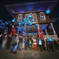 Bursa otizm için mavi ışık yaktı 