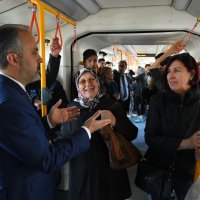 Başkan Aktaş, metroda vatandaşı dinledi 
