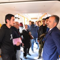 Başkan Aktaş, metroda vatandaşı dinledi 