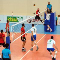 Efeler galibiyetle başladı  