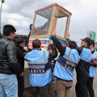 Zabıtadan seyyara geçit yok 