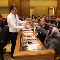 Meclis işe seçim trafiğiyle başladı 