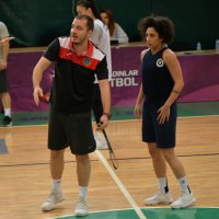 Periler Bayraklı’ya bileniyor 