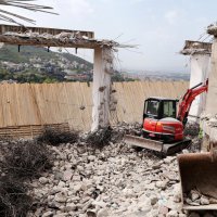 Tower Plaza’da yıkım devam ediyor 