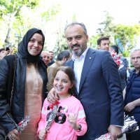 Başkan Aktaş’tan annelere karanfil 