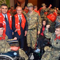 Engelli gençlere asker kınası yakıldı 