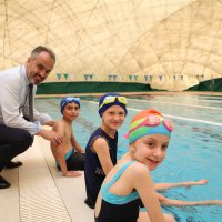 Havuzlar minik kulaçlarla şenlendi 