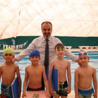 Havuzlar minik kulaçlarla şenlendi 