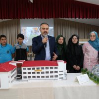 Genç tasarımcılara Başkan morali 