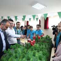 Genç tasarımcılara Başkan morali 