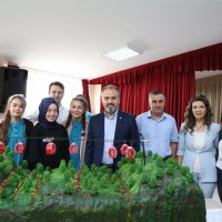 Genç tasarımcılara Başkan morali 