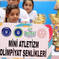 Okul sporlarına coşkulu final  